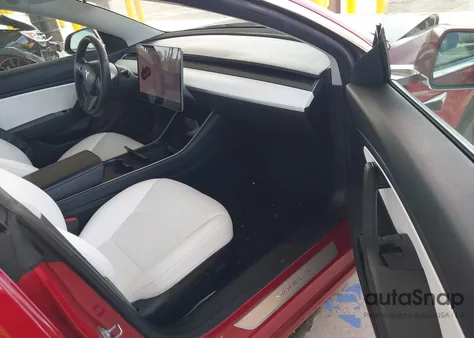 2019 Tesla Model 3 Long Range/Performance z USA, uszkodzony, nr VIN 5YJ3E1EB4KF407273